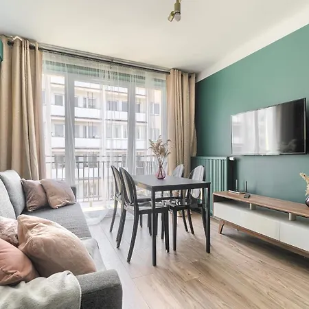 888 Bulwary Stare No 1 Apartment *